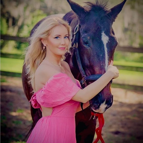 Meet your Posher, Jaime - Picture 14 of 16